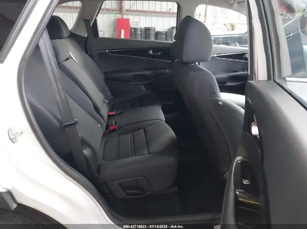 5XYPGDA39KG566665 2019 KIA SORENTO - Image 8
