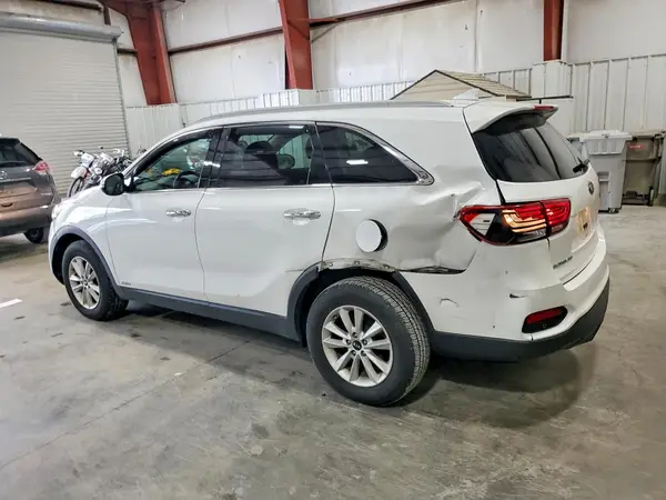 5XYPGDA39KG568447 2019 KIA SORENTO - Image 2
