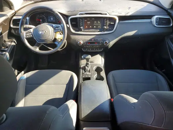 5XYPGDA39KG570182 2019 KIA SORENTO - Image 8