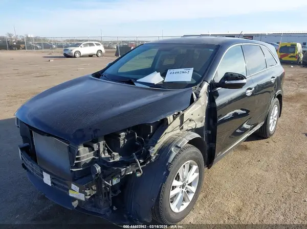 5XYPGDA39KG574619 2019 KIA SORENTO - Image 2