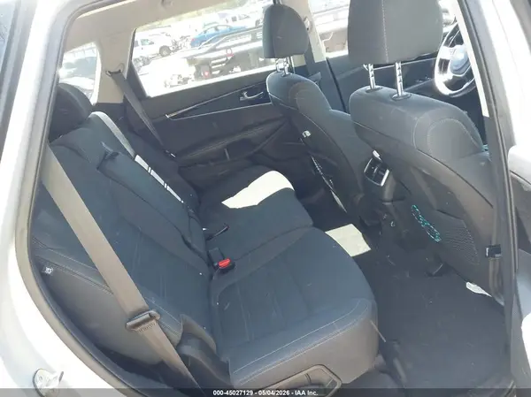5XYPGDA39KG574670 2019 KIA SORENTO - Image 8