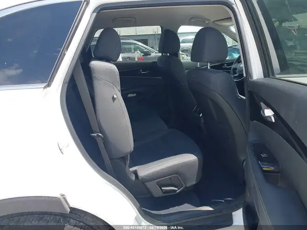 5XYPGDA39KG592229 2019 KIA SORENTO - Image 8