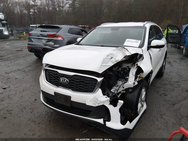 5XYPGDA39KG592666 2019 KIA SORENTO - Image 2