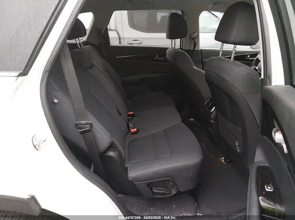 5XYPGDA39KG592666 2019 KIA SORENTO - Image 8