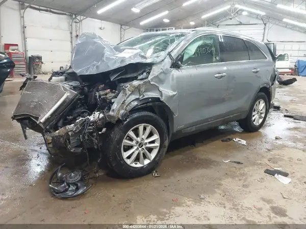 5XYPGDA39KG603634 2019 KIA SORENTO - Image 2