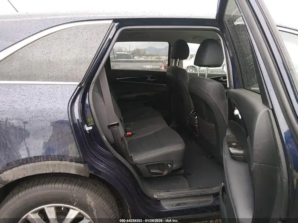 5XYPGDA39LG679825 2020 KIA SORENTO - Image 8