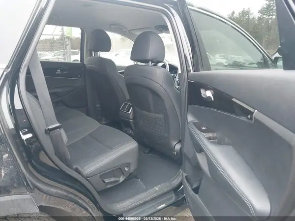 5XYPGDA39LG686385 2020 KIA SORENTO - Image 8