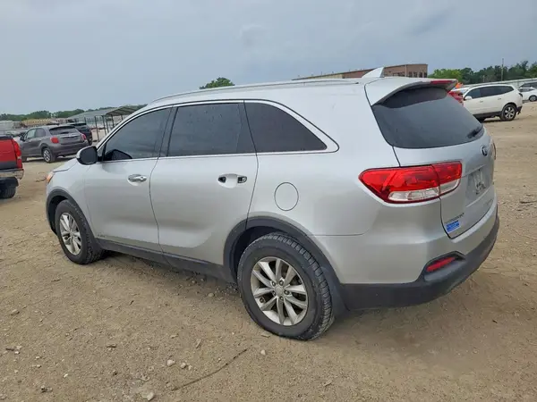 5XYPGDA3XGG031965 2016 KIA SORENTO - Image 2