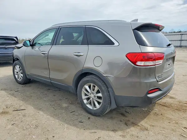 5XYPGDA3XGG043307 2016 KIA SORENTO - Image 2
