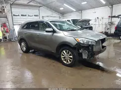 5XYPGDA3XGG043498 2016 KIA SORENTO
