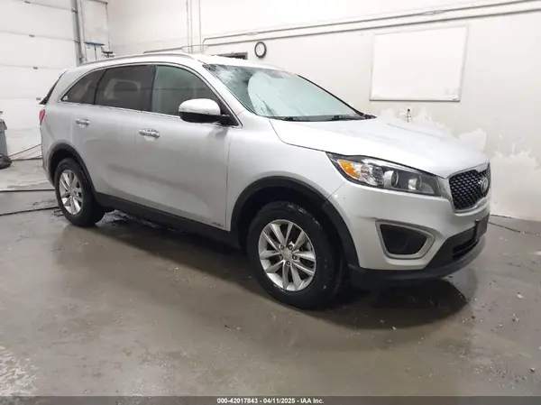 5XYPGDA3XGG043680 2016 KIA SORENTO - Image 1