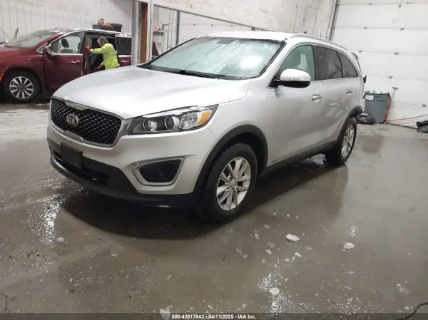 5XYPGDA3XGG043680 2016 KIA SORENTO - Image 2