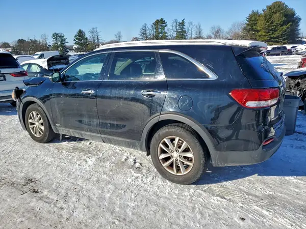 5XYPGDA3XGG047003 2016 KIA SORENTO - Image 2