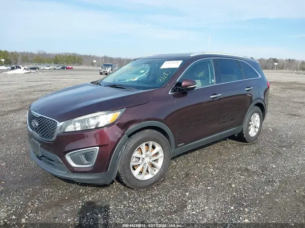 5XYPGDA3XGG048300 2016 KIA SORENTO - Image 2