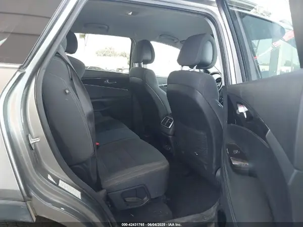 5XYPGDA3XGG059975 2016 KIA SORENTO - Image 8