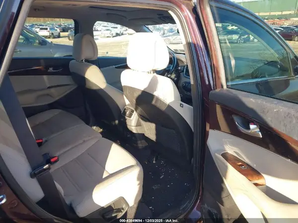 5XYPGDA3XGG081135 2016 KIA SORENTO - Image 8