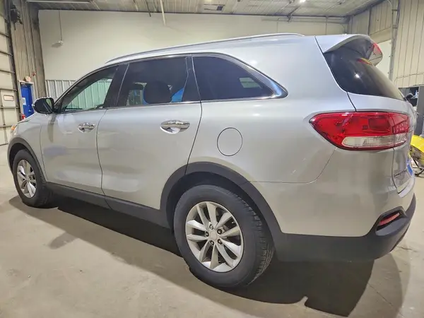 5XYPGDA3XGG098274 2016 KIA SORENTO - Image 2
