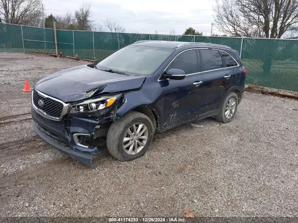 5XYPGDA3XGG102288 2016 KIA SORENTO - Image 2