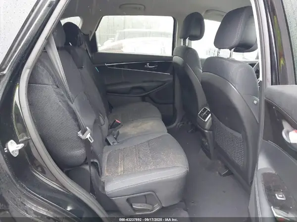 5XYPGDA3XGG109614 2016 KIA SORENTO - Image 8