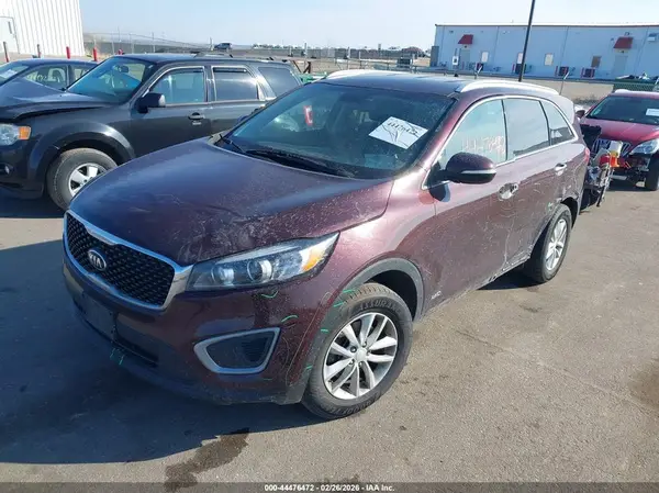 5XYPGDA3XGG128082 2016 KIA SORENTO - Image 2