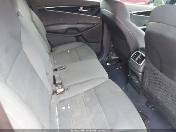5XYPGDA3XGG137333 2016 KIA SORENTO - Image 8