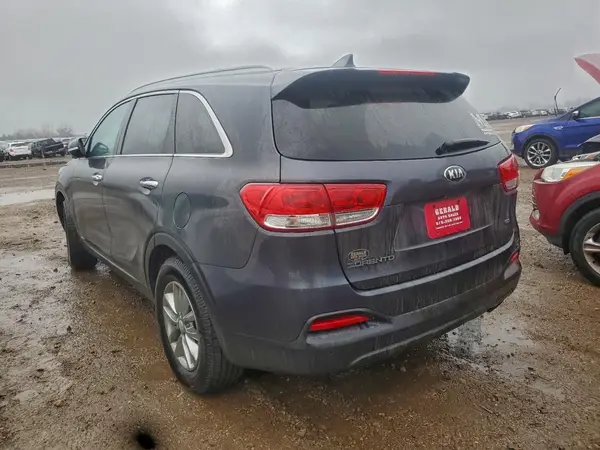 5XYPGDA3XHG192804 2017 KIA SORENTO - Image 2