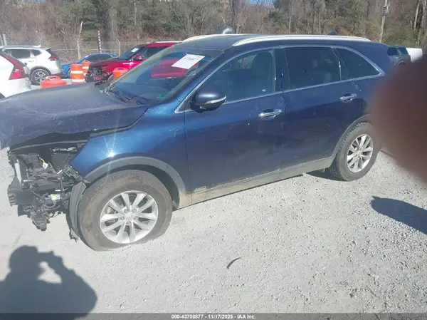 5XYPGDA3XHG216776 2017 KIA SORENTO - Image 2