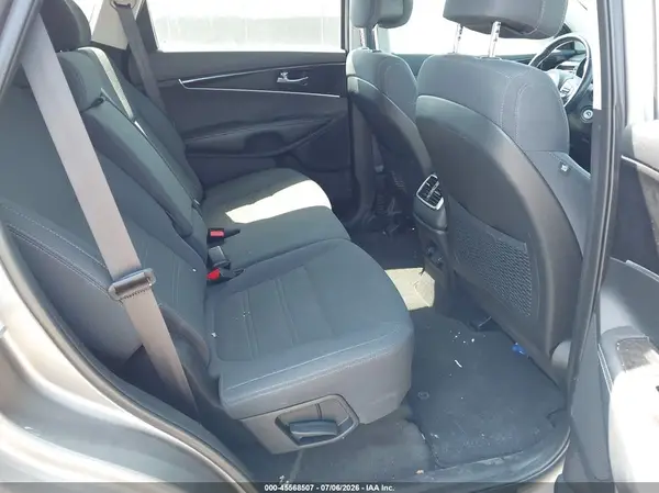 5XYPGDA3XHG232105 2017 KIA SORENTO - Image 8