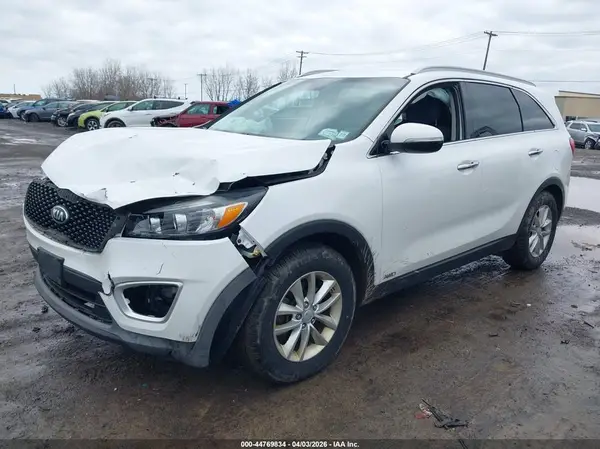 5XYPGDA3XHG246666 2017 KIA SORENTO - Image 2
