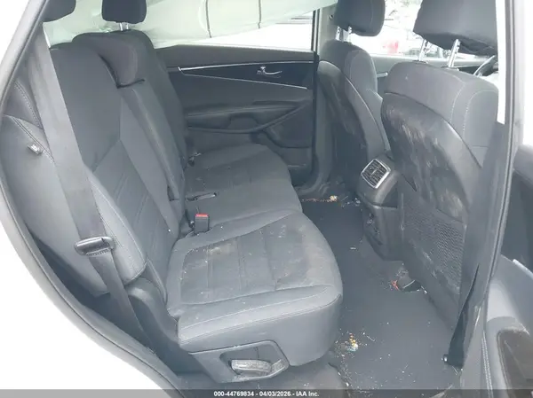 5XYPGDA3XHG246666 2017 KIA SORENTO - Image 8
