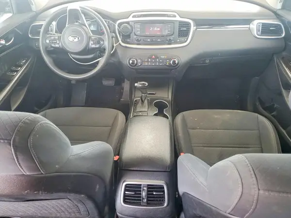 5XYPGDA3XHG253200 2017 KIA SORENTO - Image 8
