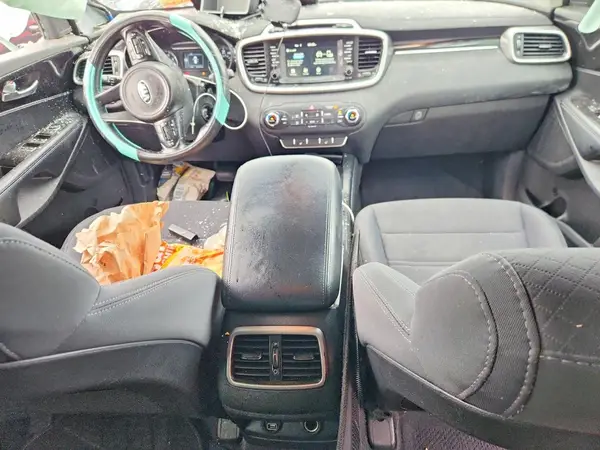 5XYPGDA3XHG267839 2017 KIA SORENTO - Image 8