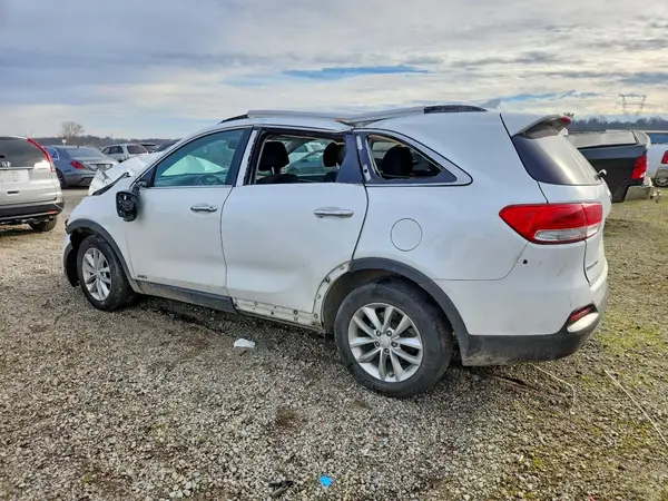5XYPGDA3XHG272250 2017 KIA SORENTO - Image 2