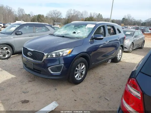 5XYPGDA3XHG279991 2017 KIA SORENTO - Image 2