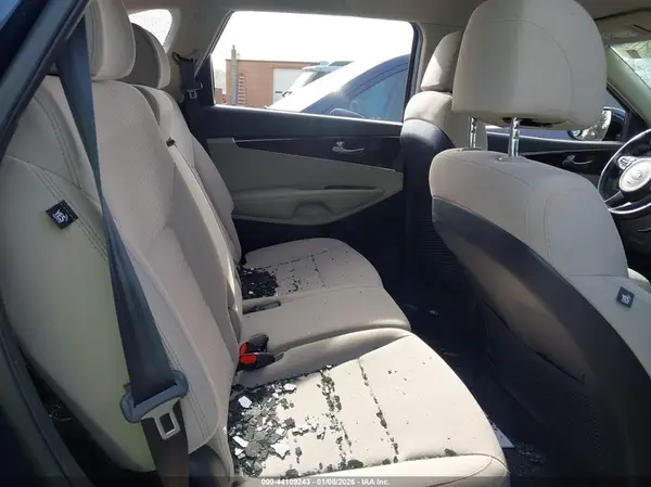 5XYPGDA3XHG279991 2017 KIA SORENTO - Image 8