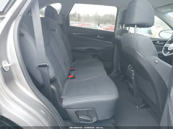 5XYPGDA3XHG280459 2017 KIA SORENTO - Image 8