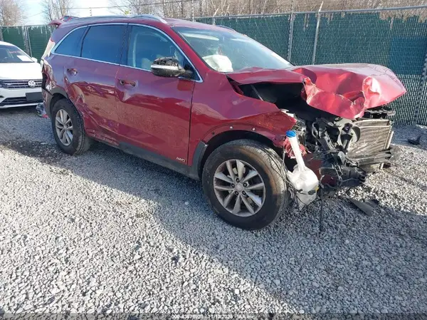 5XYPGDA3XHG282132 2017 KIA SORENTO - Image 1