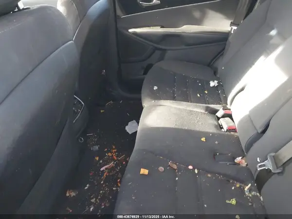 5XYPGDA3XHG282132 2017 KIA SORENTO - Image 8
