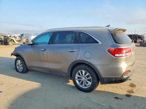 5XYPGDA3XHG282552 2017 KIA SORENTO - Image 2