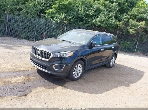 5XYPGDA3XHG295656 2017 KIA SORENTO - Image 2