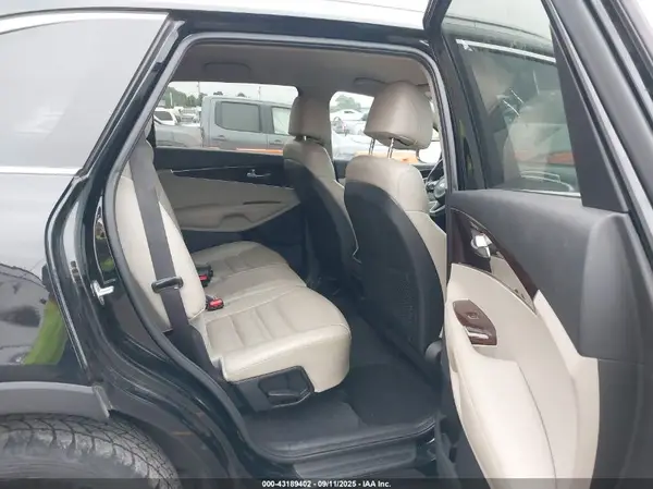 5XYPGDA3XHG302704 2017 KIA SORENTO - Image 8