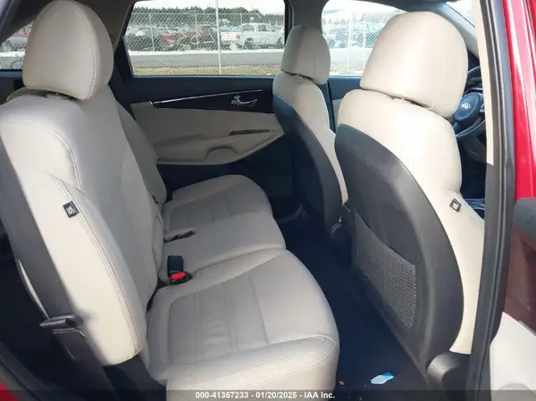 5XYPGDA3XHG303562 2017 KIA SORENTO - Image 8