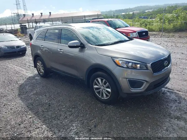 5XYPGDA3XHG303917 2017 KIA SORENTO - Image 1