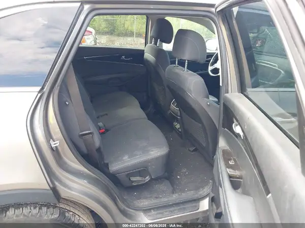 5XYPGDA3XHG303917 2017 KIA SORENTO - Image 8
