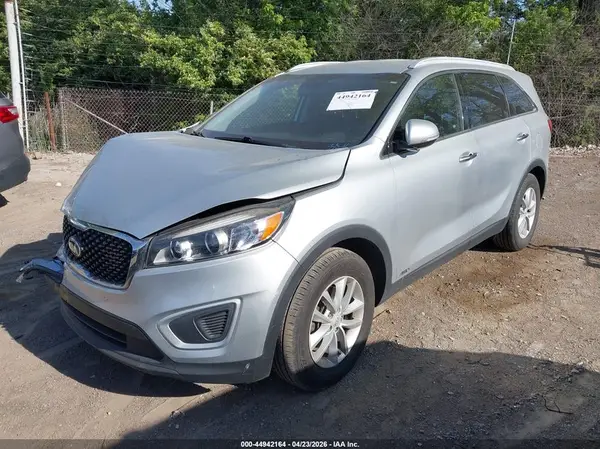 5XYPGDA3XHG337419 2017 KIA SORENTO - Image 2