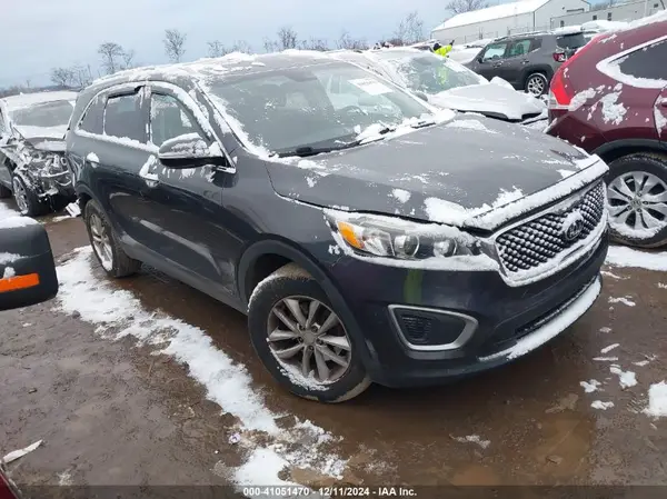 5XYPGDA3XJG344425 2018 KIA SORENTO - Image 1