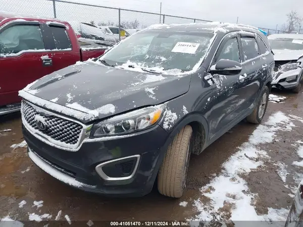 5XYPGDA3XJG344425 2018 KIA SORENTO - Image 2