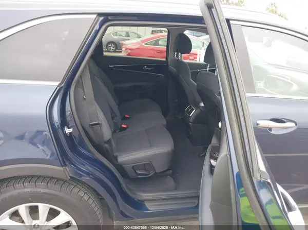 5XYPGDA3XJG352279 2018 KIA SORENTO - Image 8