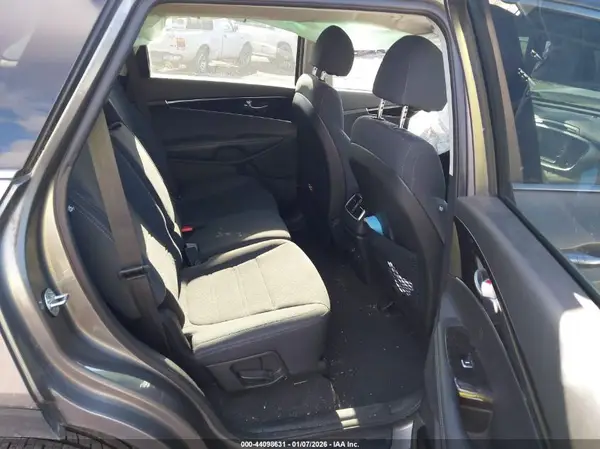 5XYPGDA3XJG352900 2018 KIA SORENTO - Image 8