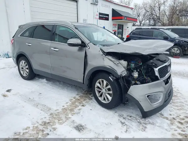5XYPGDA3XJG361855 2018 KIA SORENTO - Image 1